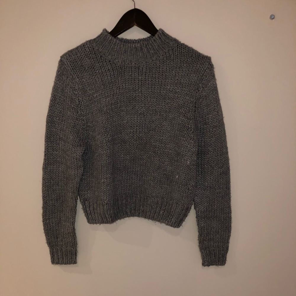 H and M grey sweater